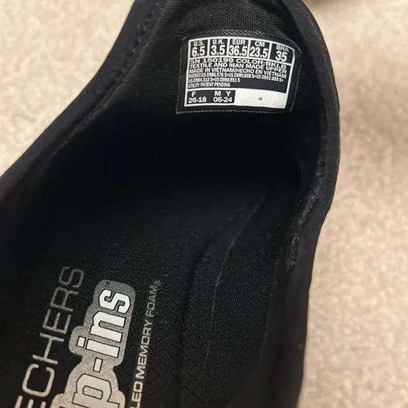 Skechers Waterproof Hands Free Slip-ins Summits-Best Choice Sneaker Black Sz 6.5 - Picture 12 of 12